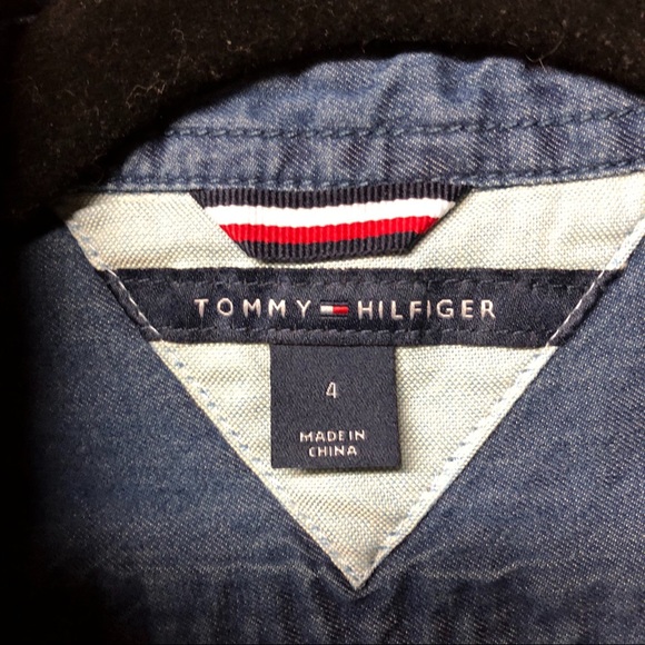 💙Tommy Hilfiger Button Down Denim Shirt - Picture 3 of 5